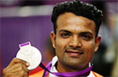Army felicitates silver-medallist Vijay Kumar