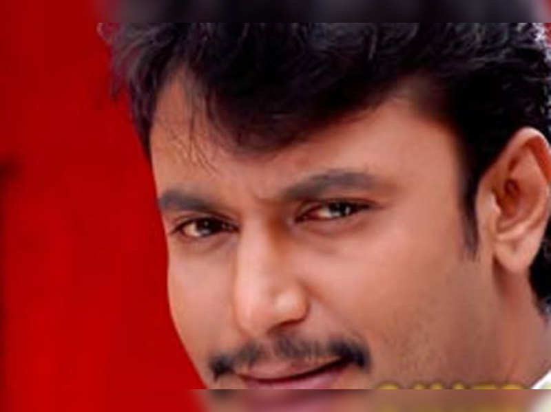 Fans get unruly to see Darshan | Kannada Movie News - Times of India