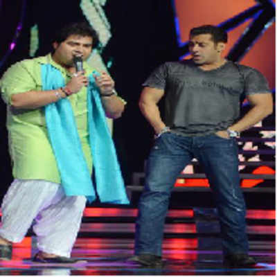 Salman does dhinka chika on 'Indian Idol'