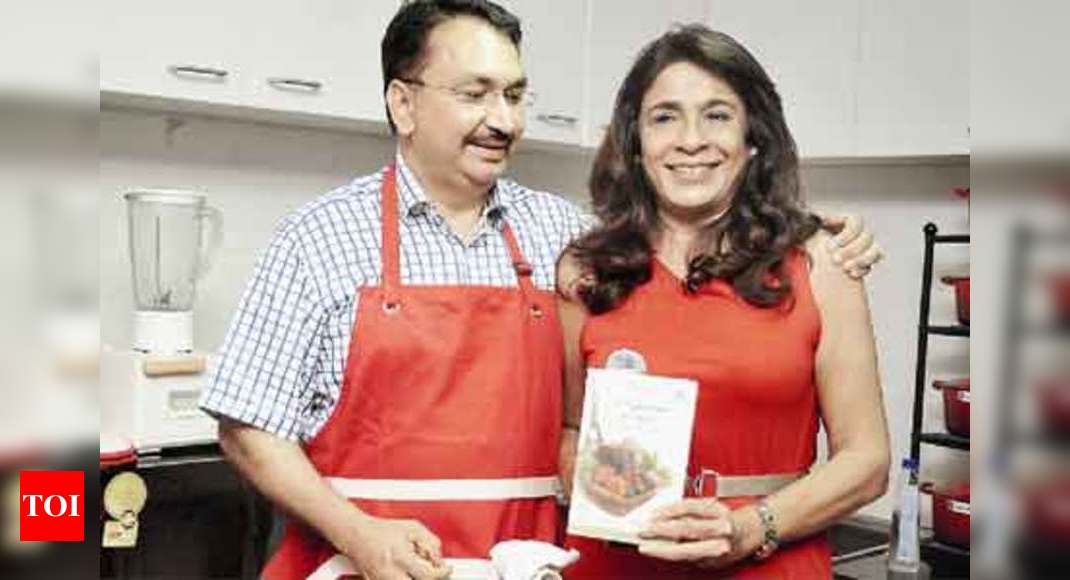 Rashmi Uday Singh's A Vegetarian In Paris Launched - Times Of India