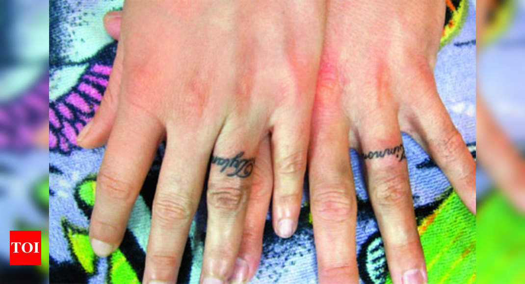 lisa:tone-ring-finger-finger-tattoos-for-love-love-tattoos-finger-tattoos -tone-names-name-tattoos