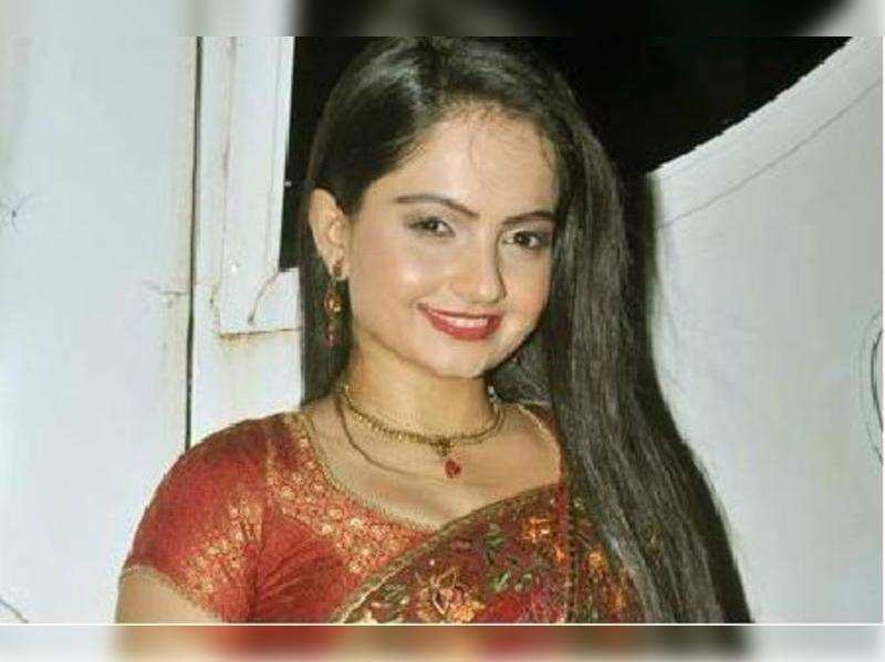 Giaa Manek performs on Anandi and Shiv's engagement