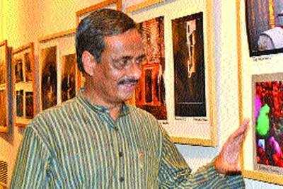 Dr Dinesh Sharma inaugurates an annual national photo exhibition organized by the Lucknow Camera Club in Lucknow