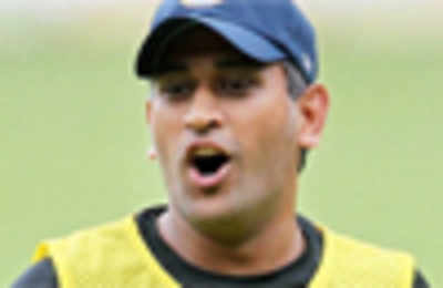 MS Dhoni warns teammates against taking NZ pacers lightly