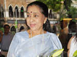 MNS threatens Asha Bhosale show 'Sur-Kshetra'