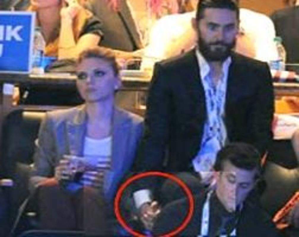 
Spotted: Scarlett Johansson holding hands with Jared Leto
