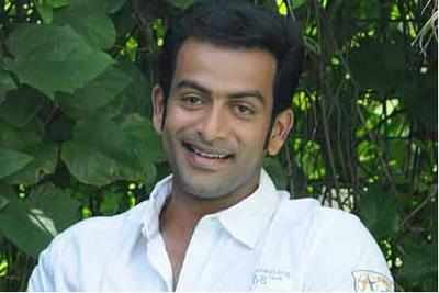 Prithviraj acquires 'six-pack abs' for 'Aiyya' songs