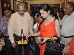 Yuvika attend art exhibition