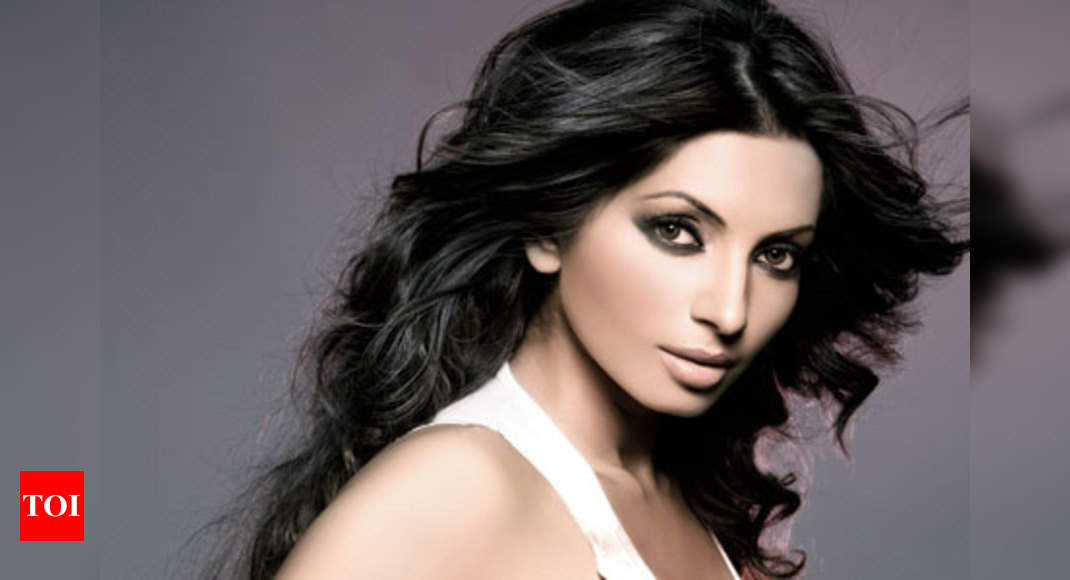 Shama to play a fairy! - Times of India