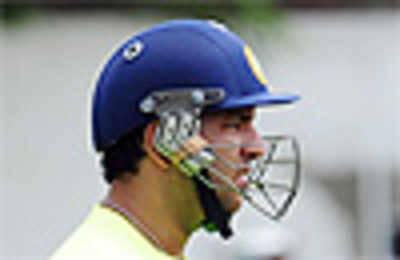 T20 World Cup: Yuvraj gets into groove facing 'throwdowns' for an hour