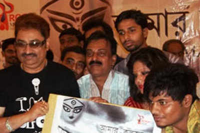 Kumar Sanu releases Aamar Kolkata