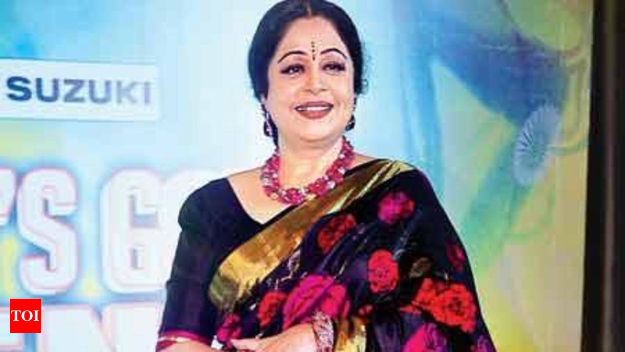 Need to revive handloom industry: Kirron Kher | India Forums