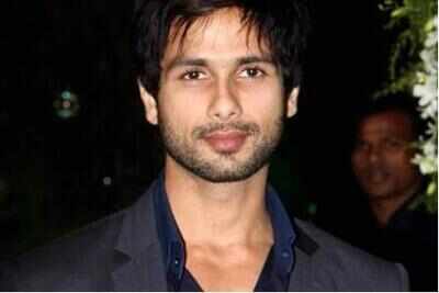 Shahid flouts Yash Raj Films norms, makers angry | Hindi Movie News ...