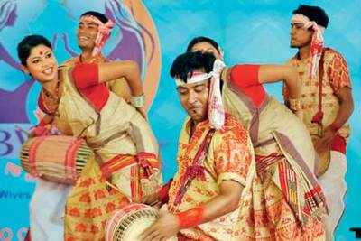 Traditional dances, multi-cultural cuisine at BSF Fete in Delhi