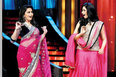 Madhuri-Sridevi share stage for the first time