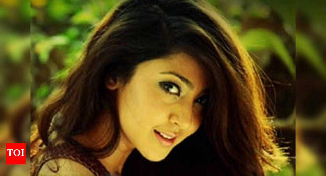 Aindrita Ray joins back Kaddipudi shoot | Kannada Movie News - Times of ...