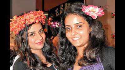 Students had a ball at Hawaii themed freshers party hosted by a fashion institute in Jaipur