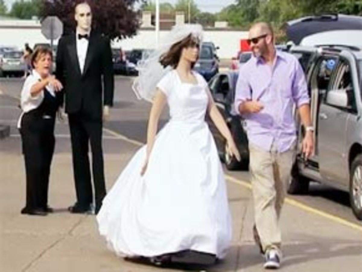 pov the runaway bride's mannequin