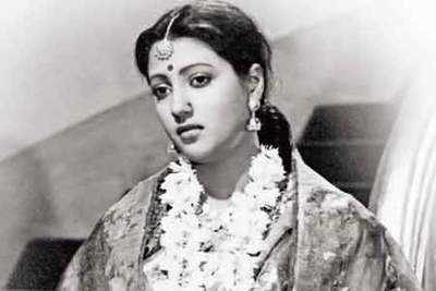 Ailing Suchitra Sen's picture: Is it real or not?