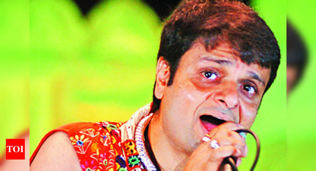 gujarati-singers-get-paid-more-for-navratri-performances-abroad-hindi