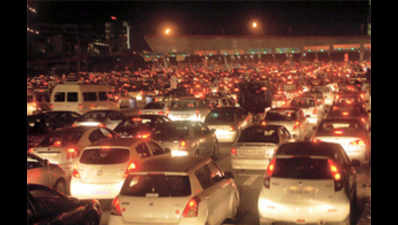 Chaos returns to toll plaza
