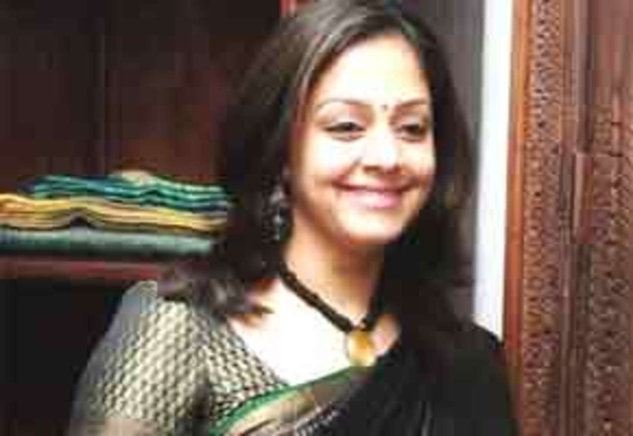 Jyothika launches Lakshmi Sarees at Alwarpet Tamil Movie News