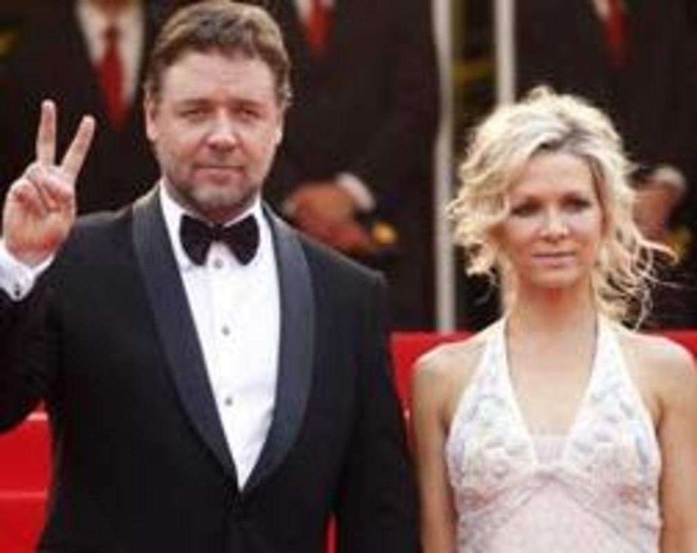 
Russell Crowe ends marriage with Danielle Spencer?
