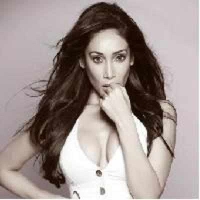Sofia Hayat reveals her kissing experiment…with a Girl!