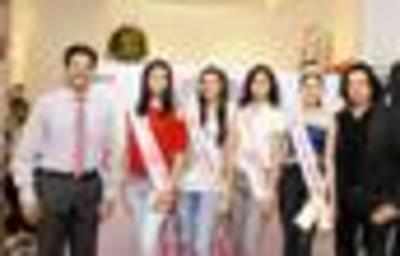 Ponds Femina Miss India'13 Pune winners visit Max store