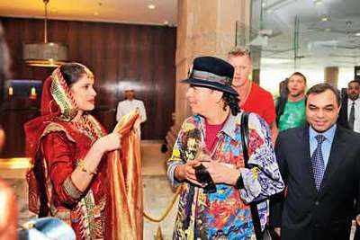 Delhi gives a desi welcome to Santana