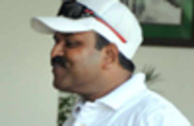 Suresh Raina's SOS call to Pravin Amre indicates need for batting coach