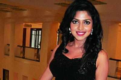'Sindu Samaveli' hero happy for Amala Paul
