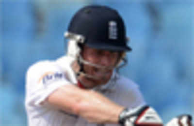 Eoin Morgan, Jonny Bairstow pull England out of trouble