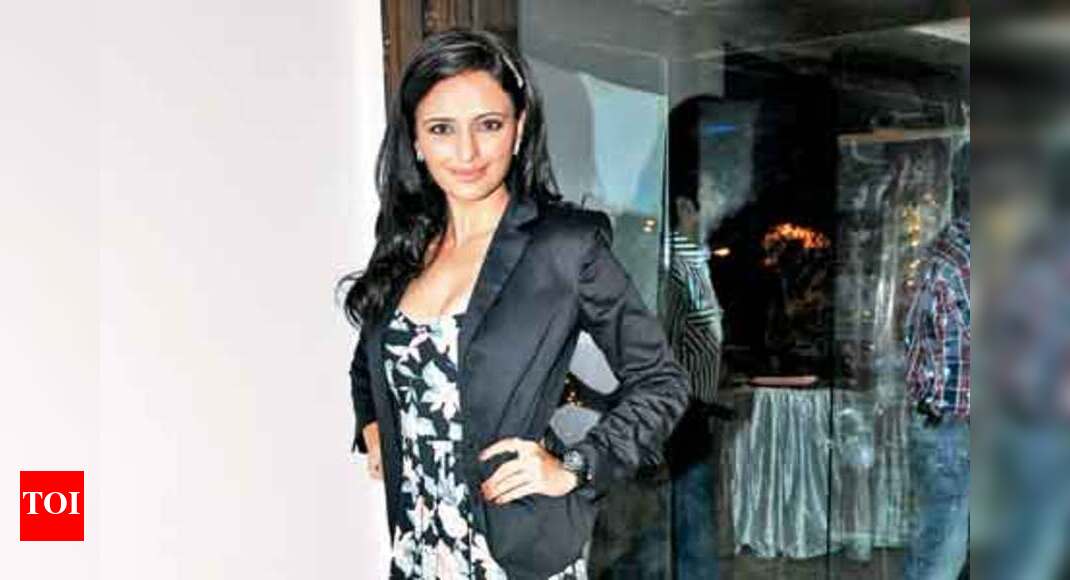 Roshni delivers a baby boy - Times of India