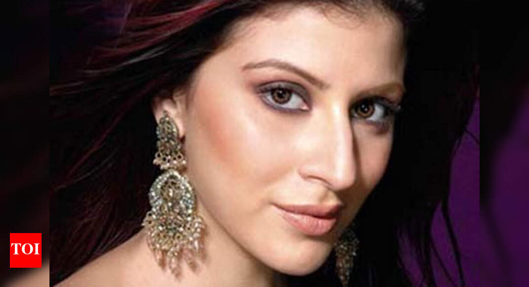 I have a family to support: Karishma - Times of India