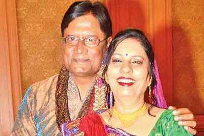 Mona Chitranshi organizes a surprise bash parents' 25th wedding anniversary in Lucknow
