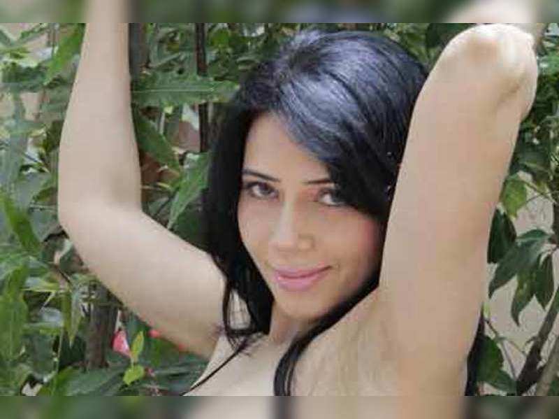 Rozlyn Khan Will Be The Next Savita Bhabhi Hindi Movie News Tim