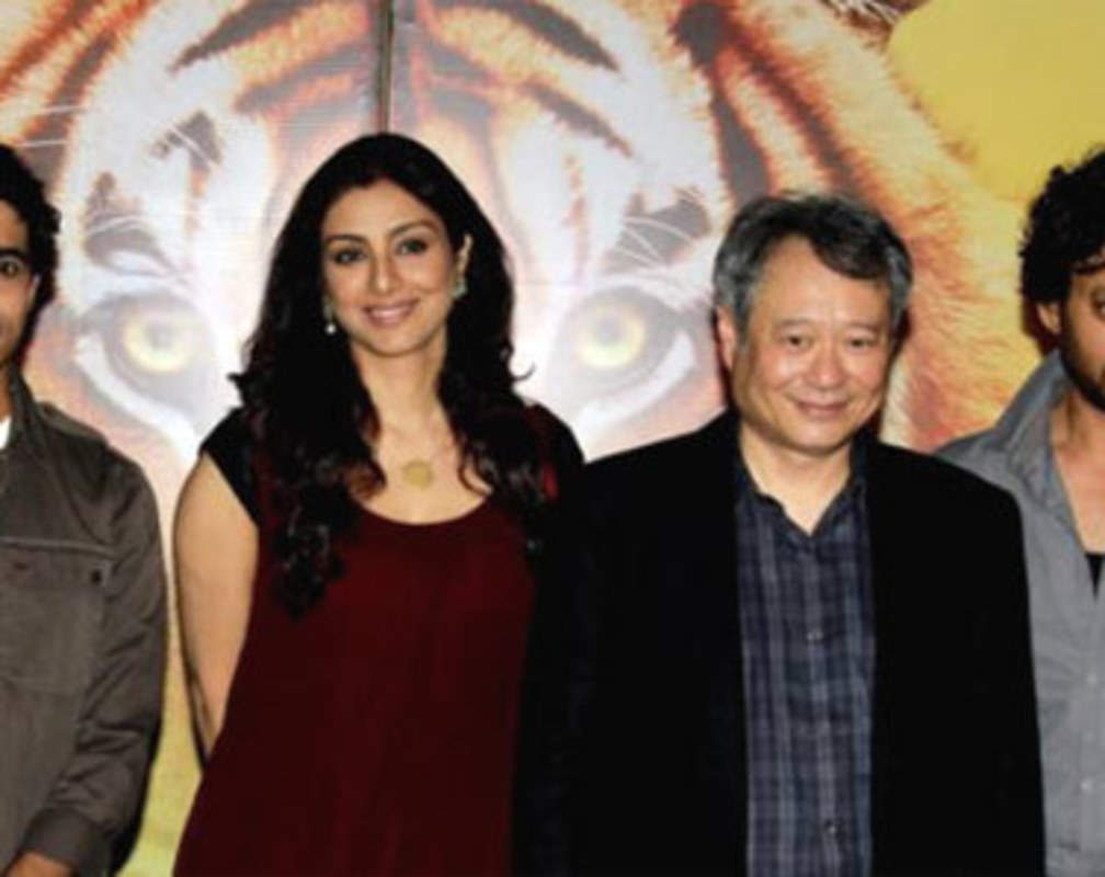 
Bollywood applauds Irfan, Tabu at the premiere of 'Life Of Pi'
