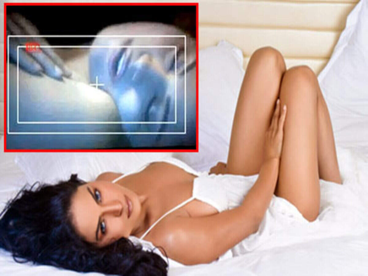 Veena Malik breaks silence on her leaked MMS