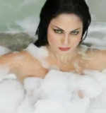 Veena Malik's bathtub act