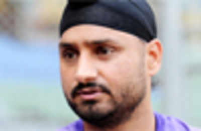 Harbhajan hopes to get back into India Test XI