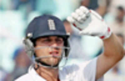 I share a good rapport with Cook on the field: Trott