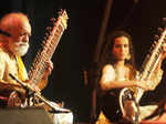 Sitar maestro Pandit Ravi Shankar passes away