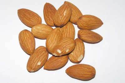 Healthy snack: Almonds health benefits