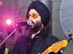 Rabbi Shergill performs @ Peppers