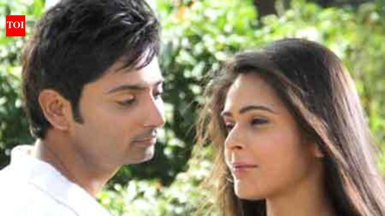 cigarette ki tarah (  ) | Prashant Narayanan | Madhurima Tuli Cigarette Ki Tarah Movie Review