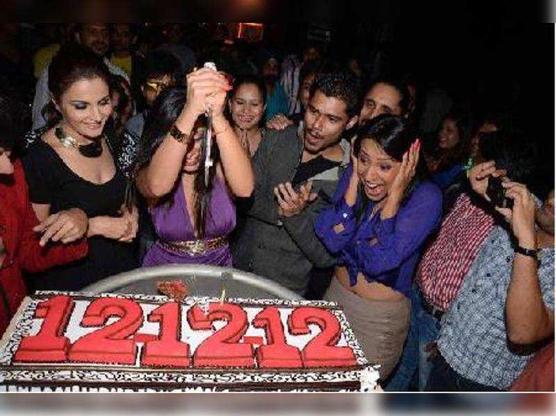 Sambhavna Seth Actress Sambhavna Seth Brings In Her Birthday In Style Times Of India actress sambhavna seth brings