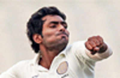 Bengal vs Hyderabad: 18 wickets tumble in one day