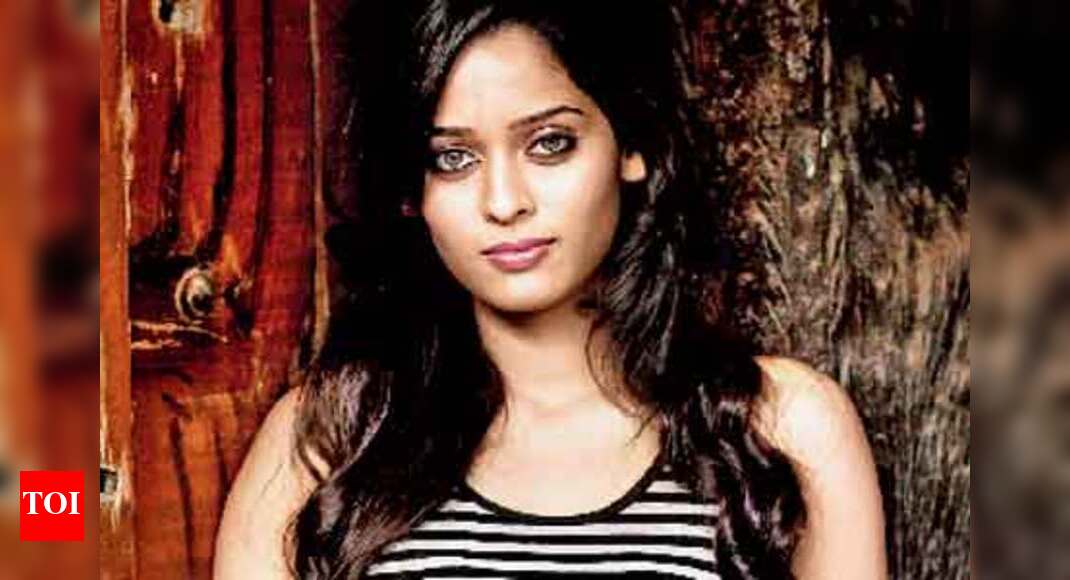 Neha Saxena has no qualms playing character roles - Times of India