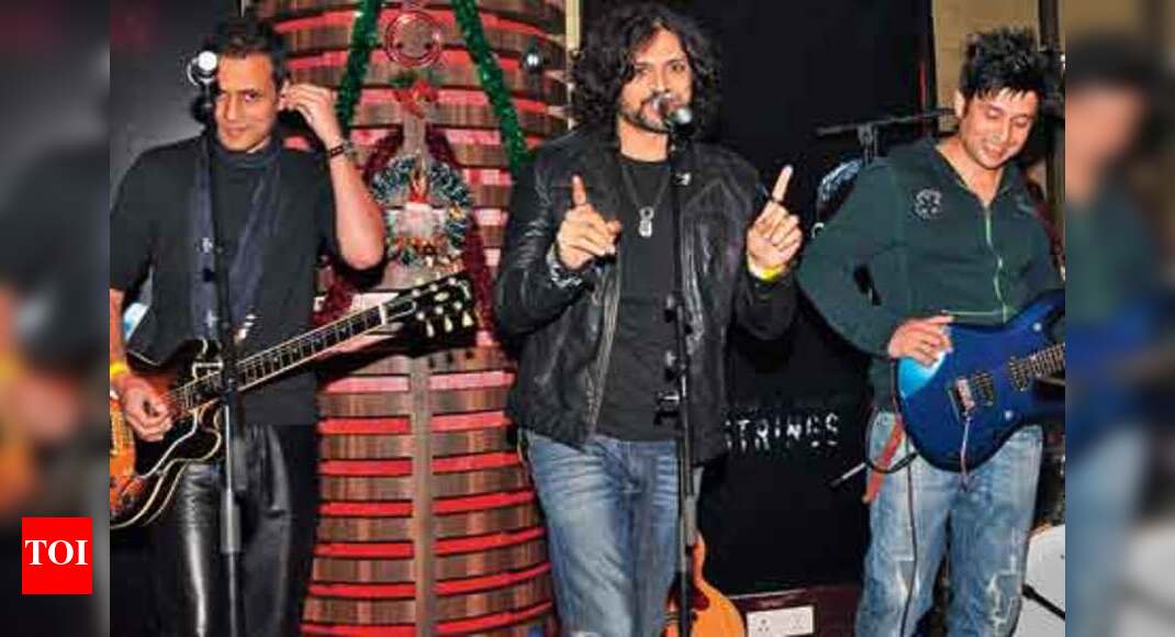 Pakistani band Strings performed at Striker Pub and Brewery in Gurgaon